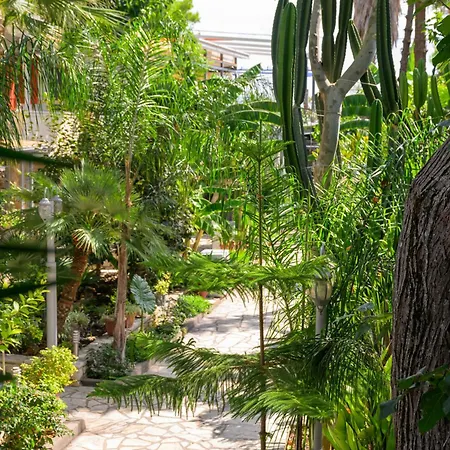 Hotel Rouda Bay