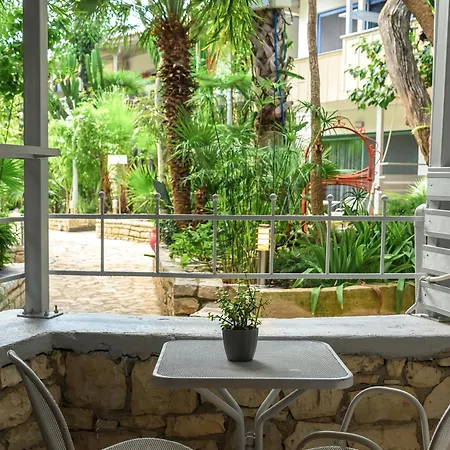 Hotel Rouda Bay