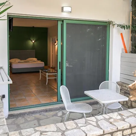 Rouda Bay 3* Mikros Gialos