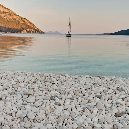 Szálloda Rouda Bay 3*