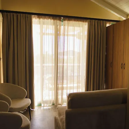 Rouda Bay Hotell Mikros Gialos