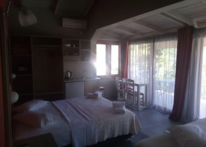 Rouda Bay 3* Mikros Gialos
